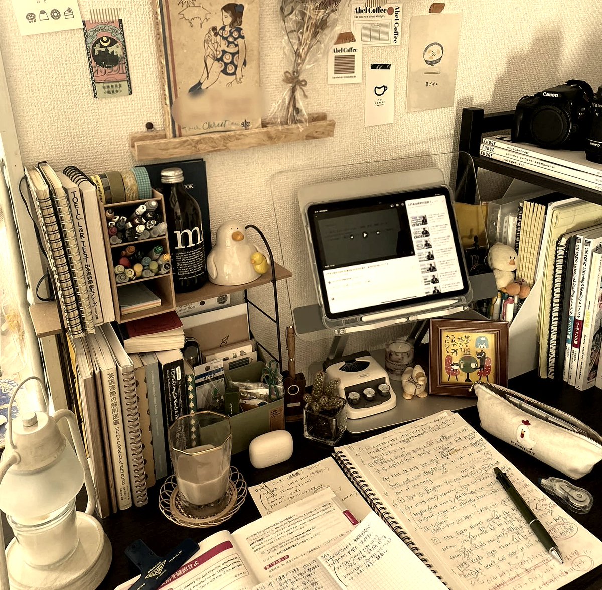 Maddie38383190's tweet photo. Tired of cluttered old stuff taking up space Sort through your vintage books, retro mugs and faded trinkets today—make room for what matters, and even give preloved items a second home with a local charity! https://t.co/3jsFDsI6Vk