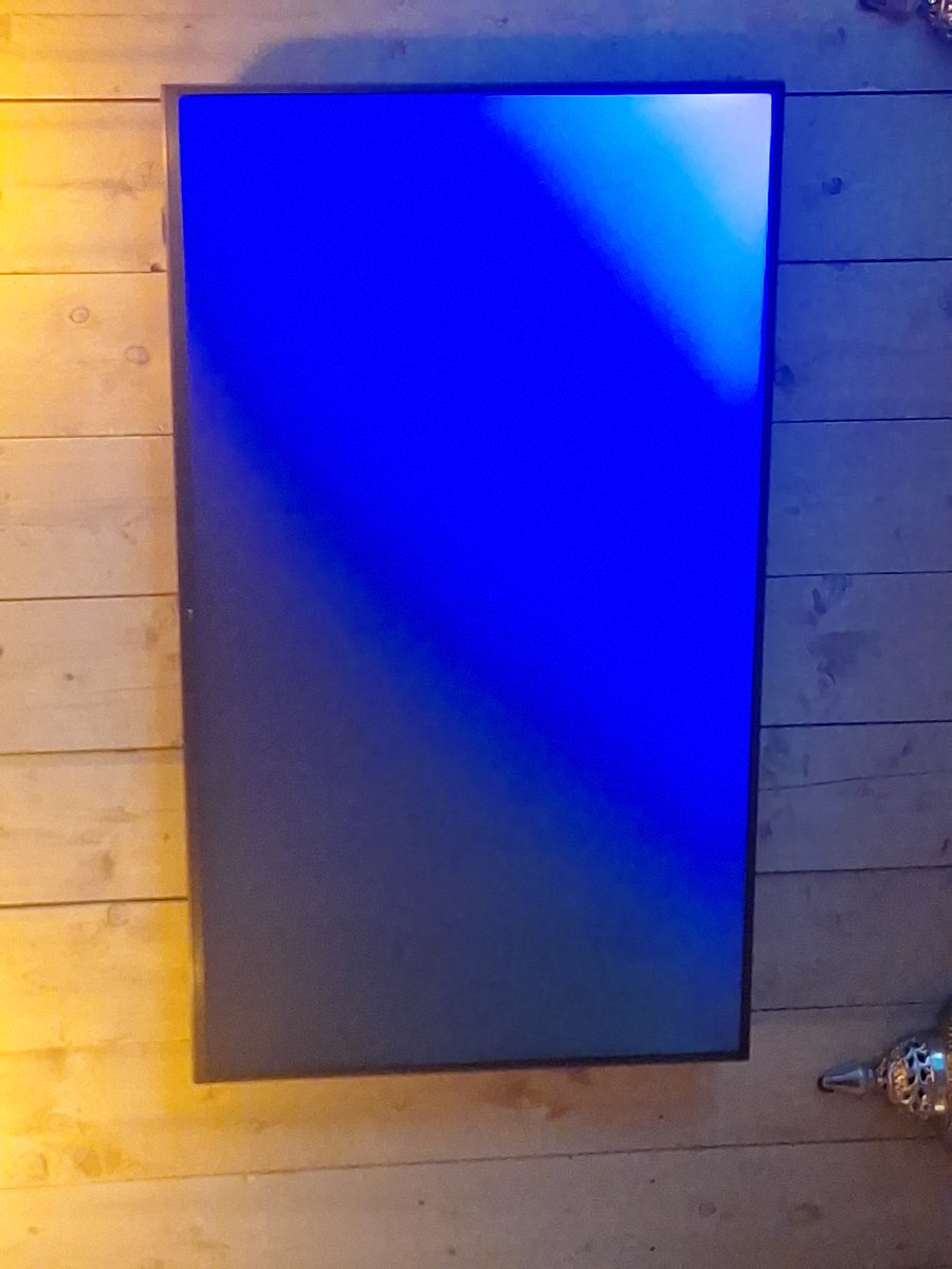 TR23737990's tweet photo. @kijk fix je troep, met je 5 euro https://t.co/WPvOHEm2Ve