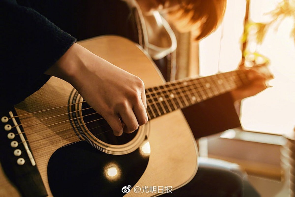 fqzuArpFQYModM8's tweet photo. Just stumbled on this hidden acoustic version of my favorite track—warm guitar tones + raw vocals = pure musical comfort. https://t.co/x5xiQI0sKq
