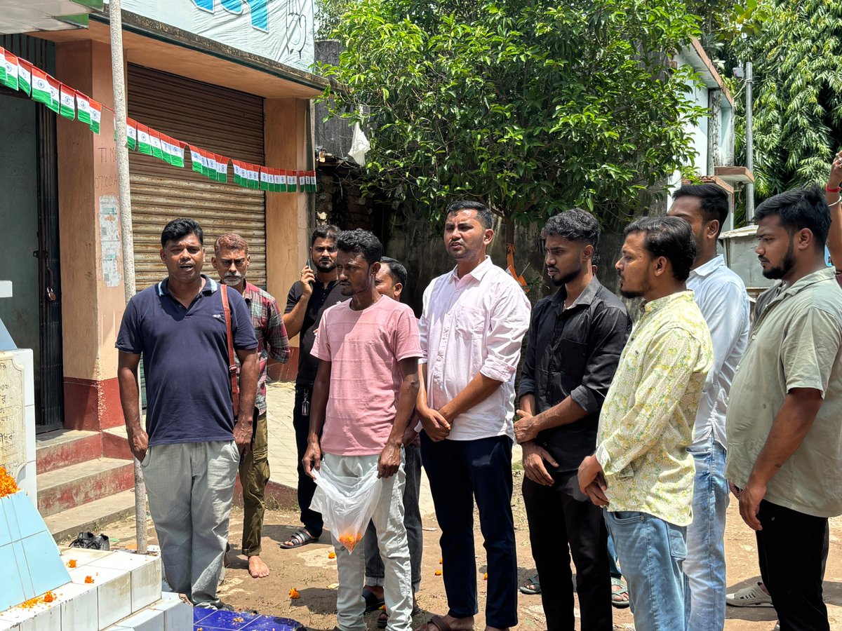 imransk_imuu's tweet photo. Today, the 82nd birth anniversary of Bharat Ratna and former Prime Minister, Late Shri Rajiv Gandhi, was commemorated in front of the District Congress Office, District Youth Congress Office, and District Student Congress Office.

#JayHind

@RahulGandhi
@adhirrcinc https://t.co/S64W0bxx06