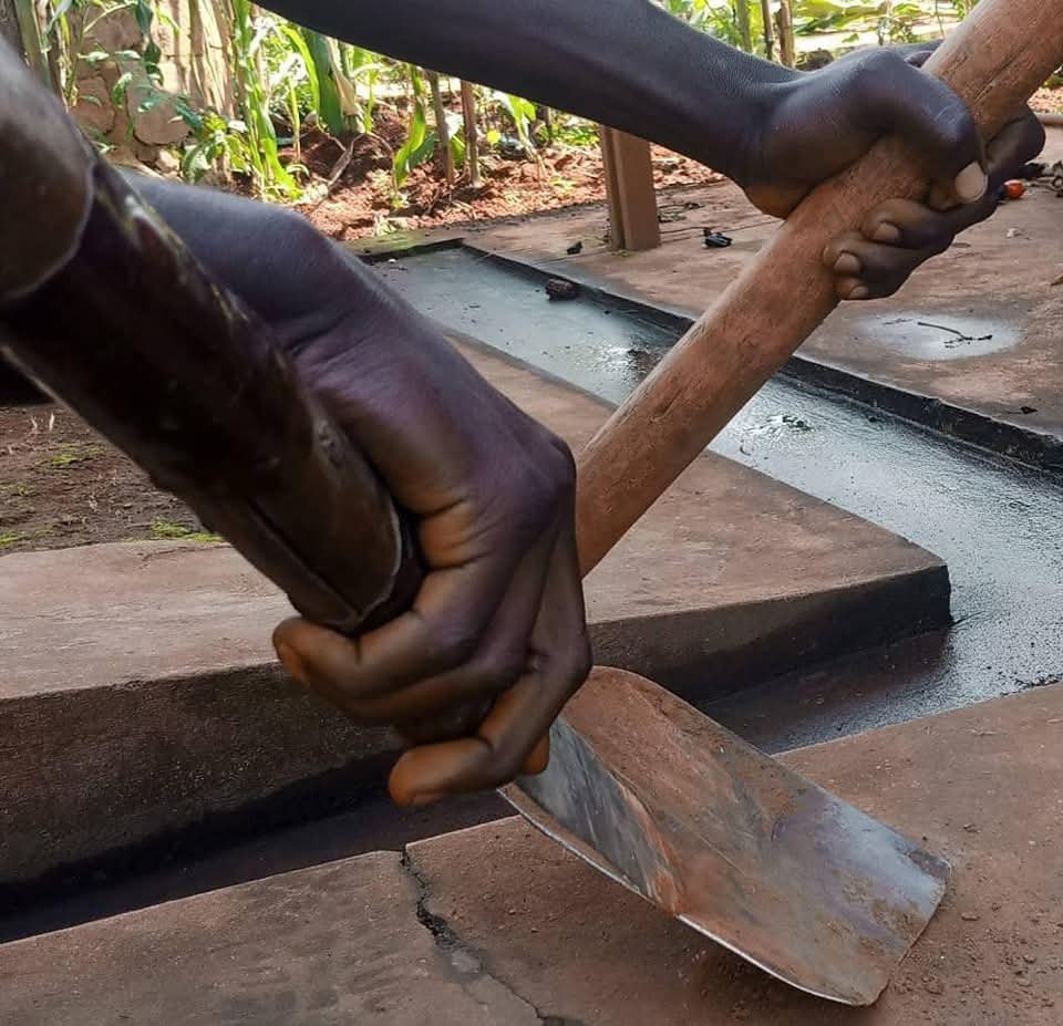 MagazineJimbere's tweet photo. 🚨Un présumé voleur de la colline #Busonga, en commune Mpanda, province de Bujumbura, a été malmené, poignardé et brûlé par des inconnus qui l’avaient arrêté avec un sac qu’il venait de voler, dans la nuit du 18 août 2026
🙆🏿♂️ Laissé inconscient à Didace, un lieu inhabité, il est actuellement soigné à l’hôpital de #Gihanga
#Burundi