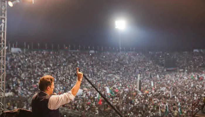 saadii707's tweet photo. وہ اک شخص صحیفہ دل پر
نزولِ  عشق  کی  مانند  ہے🫀🖤
#ہر_دل_سے_دعا_خان_کے_نام
#خان_کی_واپسی_ناگزیر_ہے 
@ImranKhanPTI https://t.co/QNUeUnp38Y
