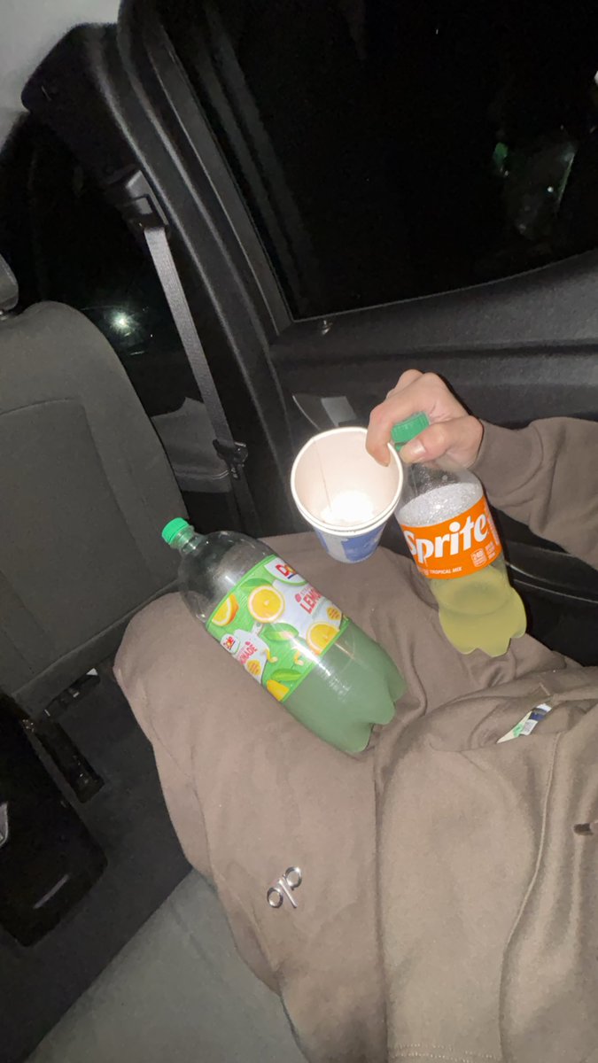 k9popper's tweet photo. This regular off the wake up shxt https://t.co/FbGjneXs32