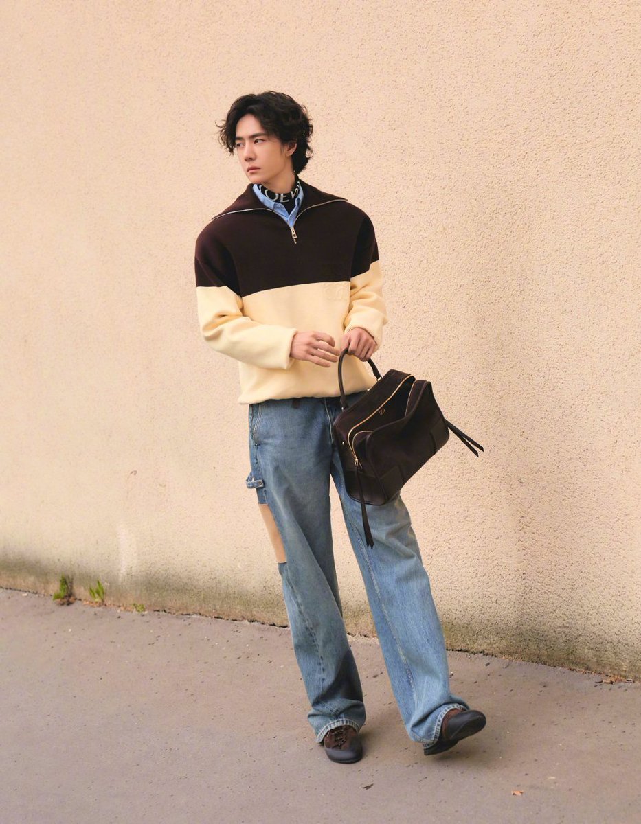 wang112112's tweet photo. 吉田さんLOEWE着てる！推しが広告塔してるブランド。嬉しいな。 https://t.co/o8tioAnaOs