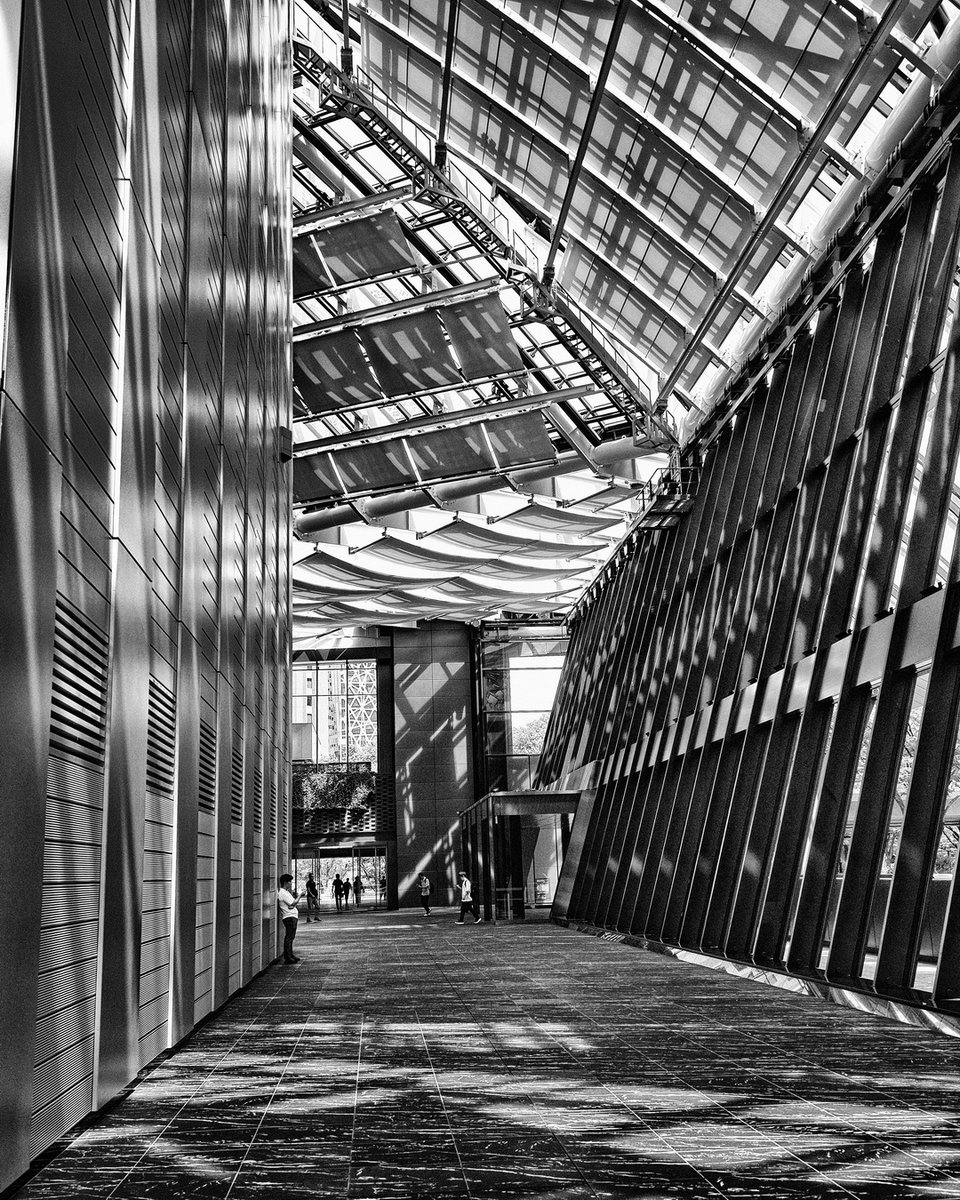 kockermix's tweet photo. 新宿住友ビル

#新宿  #StreetPhotography #BlackAndWhite https://t.co/ayR6dif8ZB