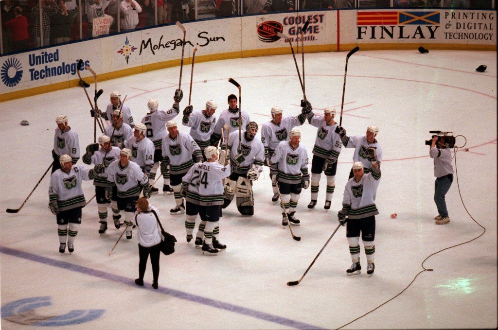 pre2000hockey's tweet photo. #vintagehockey #whalers https://t.co/cHQqyfeRKg