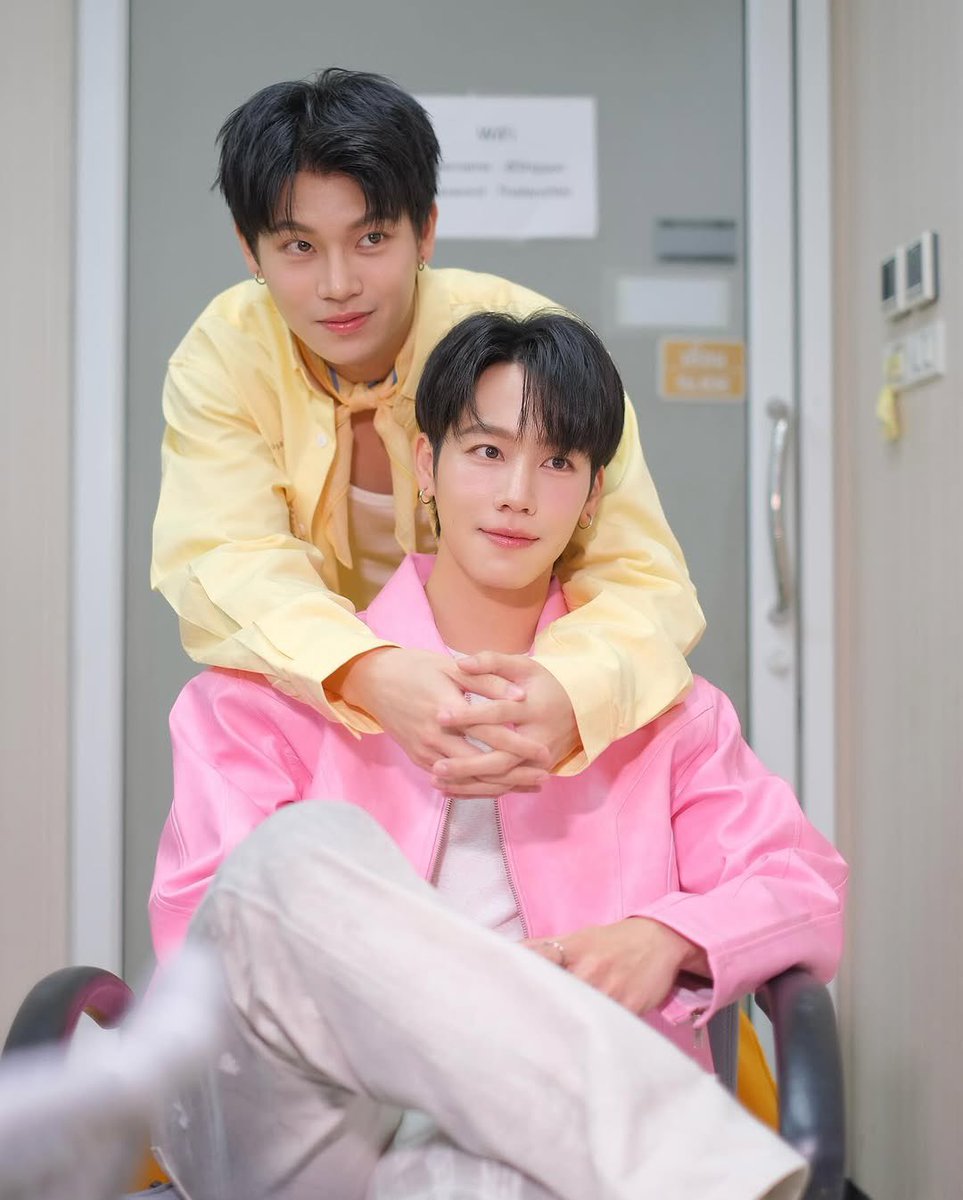 yinwarfamilysup's tweet photo. มอนิ่งเช้าวันศุกร์ค้าบ 🌈🩵
#MooyorningYinWar 

@yinyin_anw @warwanarat 

#หยิ่นวอร์ #yinyin_anw #warwanarat #YINWAR https://t.co/PpaKQGqkYT