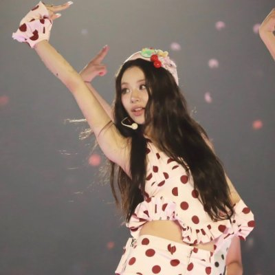 strawberrylua_'s tweet photo. icon // proprietária https://t.co/3NDn0k98S0