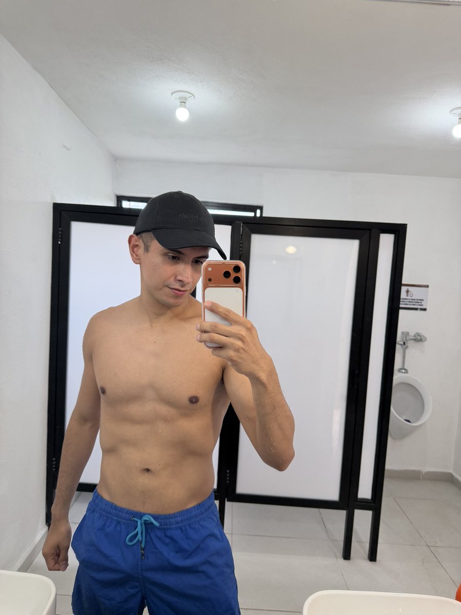RamyroTorres's tweet photo. Después de la alberca 🏊‍♂️ que plan? 😜 https://t.co/1Q7ReWNgqf