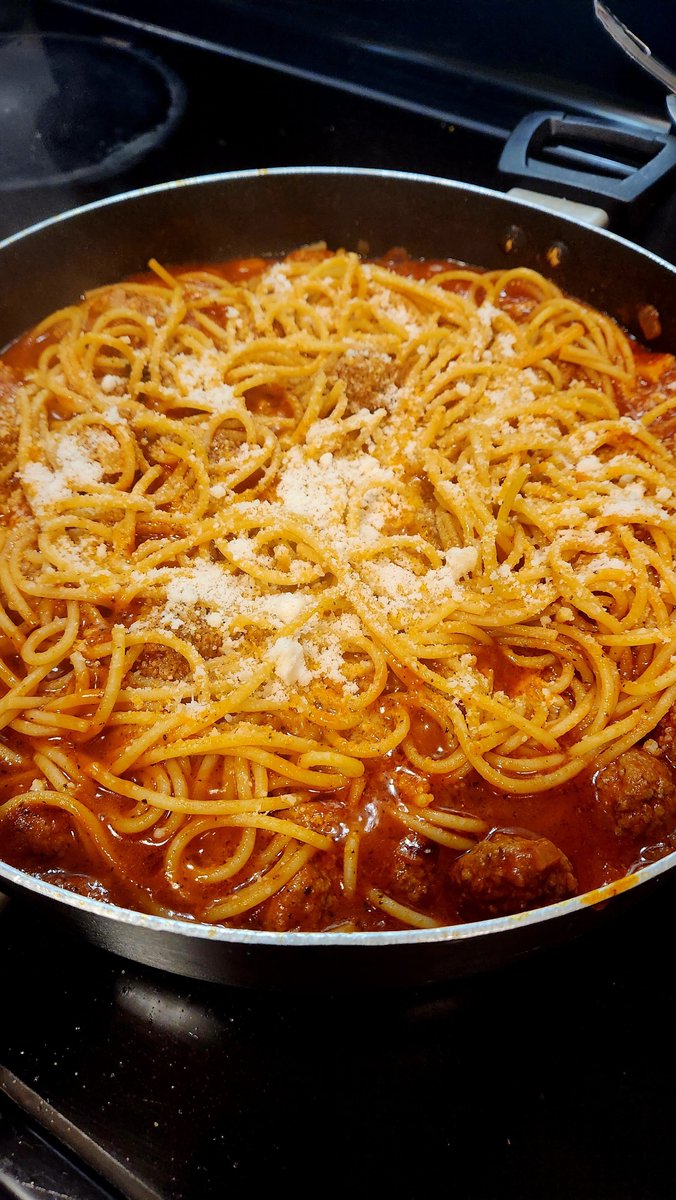 gauravbhangoo's tweet photo. Spaghetti meatballs topped with pecorino Romano #spaghetti #loveforfood https://t.co/NDzPqoaMeM