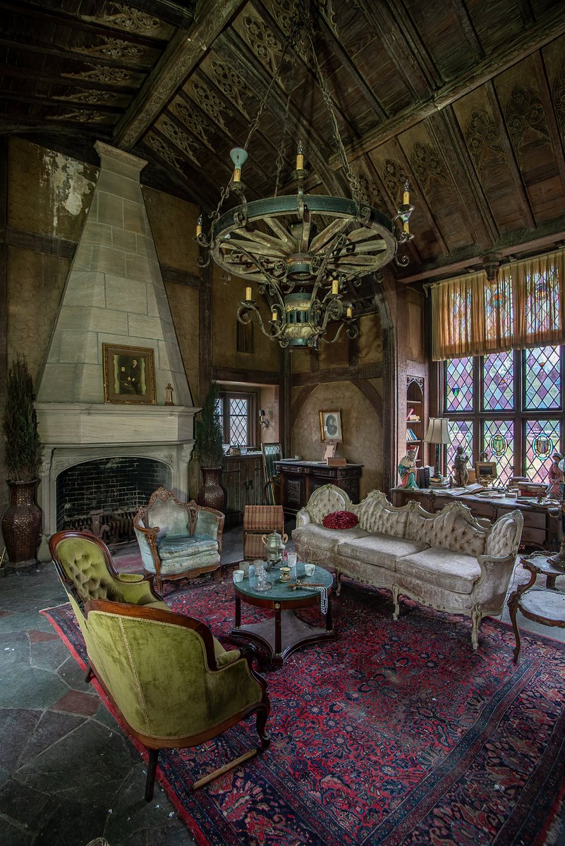 ExploresMr's tweet photo. Inside an abandoned Ohio mansion with serious religious overtones. It was sadly later stripped of its furnishings, all the windows broken out by vandals. https://t.co/as9TdhrIf7