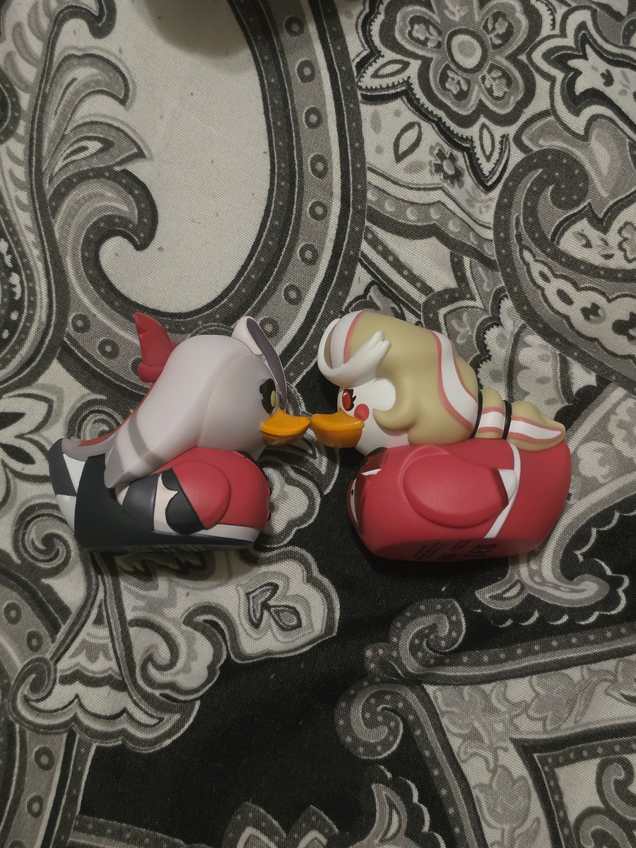VeryRichCookie's tweet photo. I FOUND THESE TWO IN FIVE BELOW!
#HazbinHotel #chaggie https://t.co/1ZJ3TE1fnV