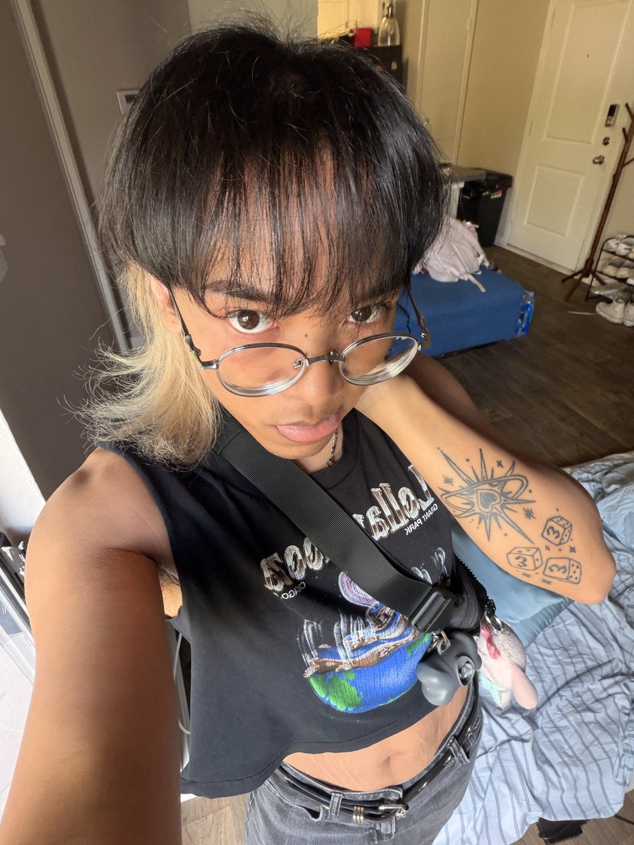 dihscoboy's tweet photo. anyone in socal looking for friends :3 or wtv this is just performative rly https://t.co/cueUtVo0qa