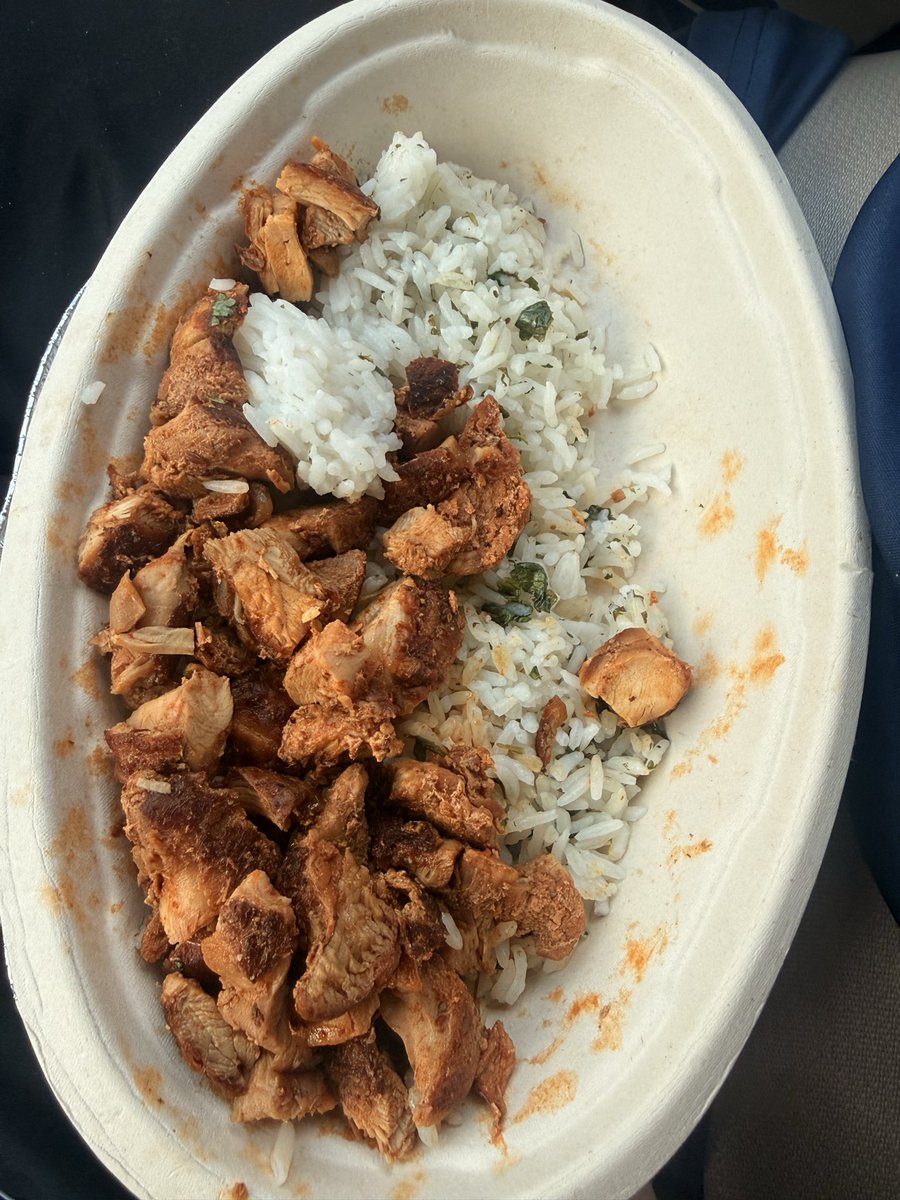 GeoffWhiteVA's tweet photo. @ChipotleTweets This is ridiculous https://t.co/577IKaGyj2