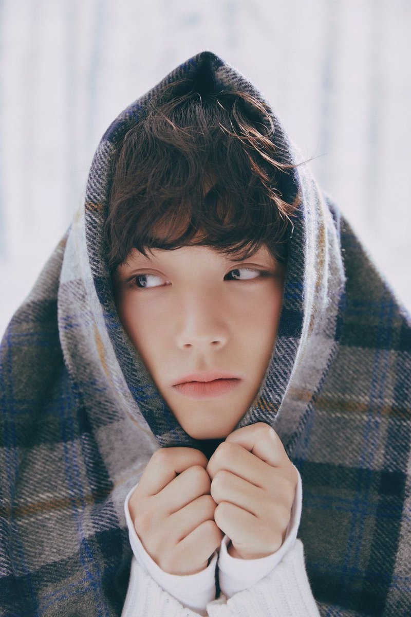 5MAY_0529__'s tweet photo. 겨울의 박지훙씨 ❄️☃️ 너모 에뽀니야

나는 볶머 아랑단이라네. https://t.co/RRpywVdMOH