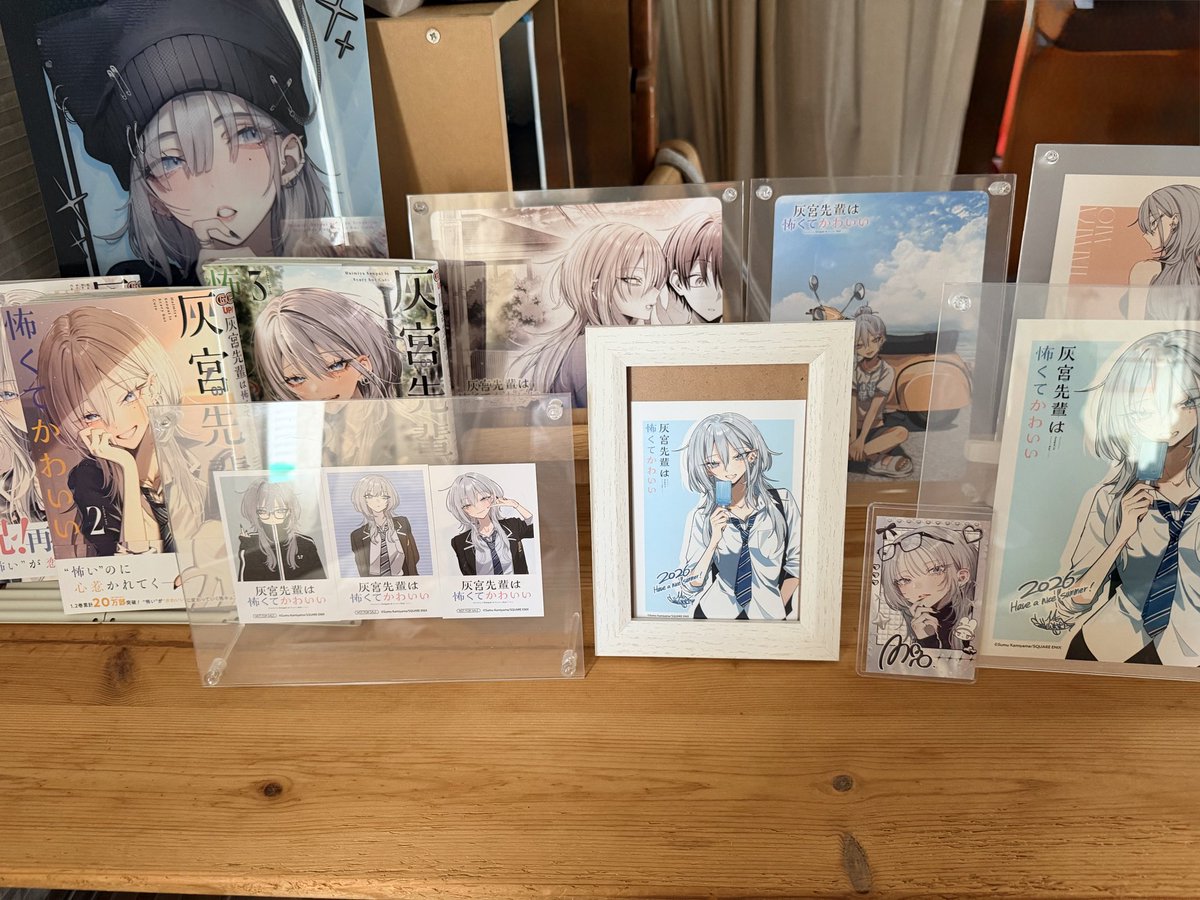 Onigirneko's tweet photo. セリアで残暑見舞い用の写真立て買ったんだけど、グラグラで死ぬ https://t.co/nugFtpeiZC
