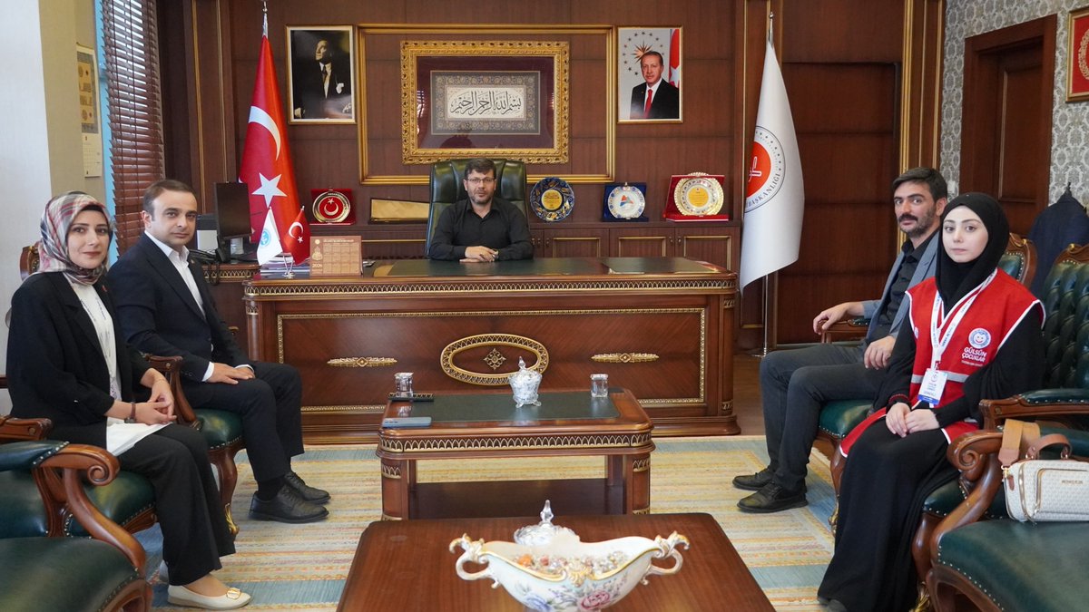 iyilikvakfi's tweet photo. Bingöl Belediye Başkanı Sn. Erdal Arıkan, 
Cumhuriyet Başsavcısı Sn. Uğur Akın, 
İl Emniyet Müdürü Sn. Beyti Kalaycı ve
İl Müftüsü Sn.  Orhan İmamoğlu’na gerçekleştirdiğimiz ziyaretlerde verimli istişarelerde bulunduk.

Sıcak misafirperverlikleri için teşekkür ediyor, başarılı çalışmalarının devamını diliyoruz.

@_cevdetyilmaz
@rbklndr
@ValiKaradeniz
@erdalarikan12
@beytikalayci
@bingolbel
@bingol_emniyet
@bingolmuftulugu
@mehmetsofuoglu
@gulsuncocuklard
#türkiye #istanbul #bingöl #iyilikvakfı