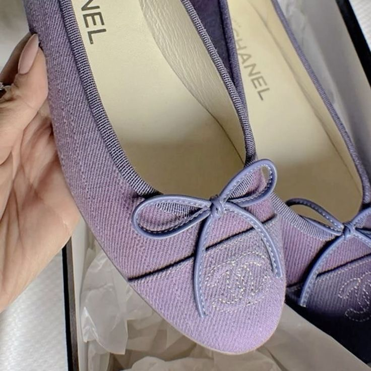 geniuswomanvibe's tweet photo. her favorite color is purple https://t.co/LdHY3V9ElL
