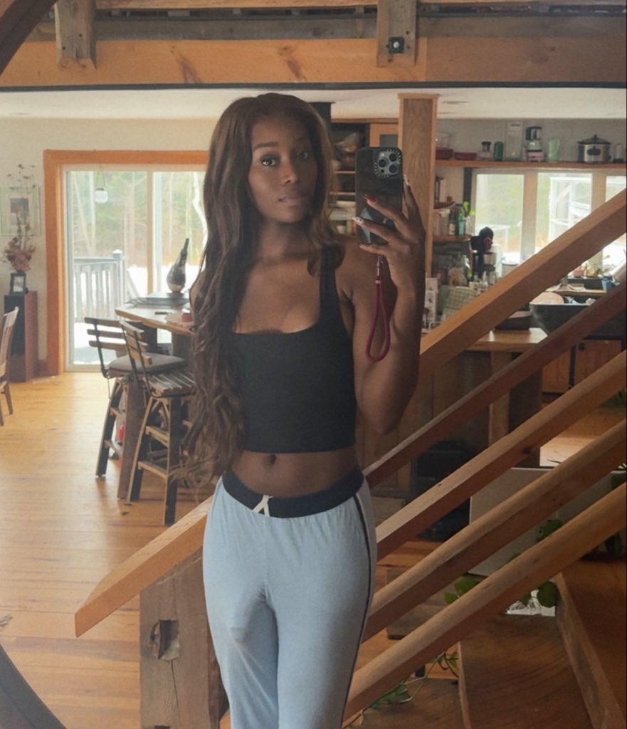 juiceClaraTs's tweet photo. Hello mirror 
#trans #tsboy https://t.co/whhnpMzfHk