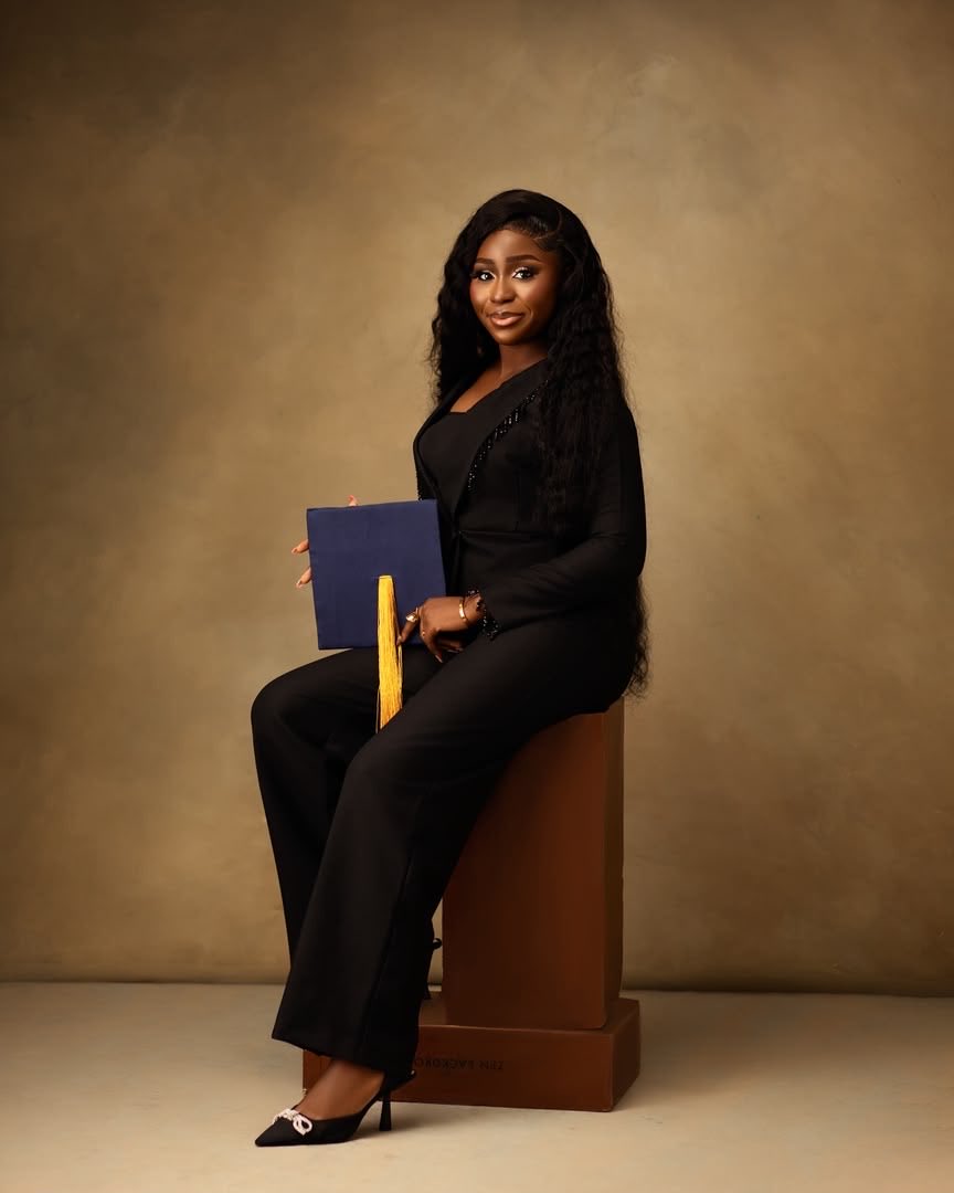 thereal_kofo's tweet photo. Reintroducing K. B. Makinde

LL.B. (Hons.), Second Class Upper Division (4.49 CGPA)
Best Female Graduating Student, Faculty of Law, Lagos State University-Class of 2025 🥇
Second Best Graduating Student, Faculty of Law, Lagos State University

I really did it, Thank you Jesus🥹❤️ https://t.co/rqdO1dkMfL