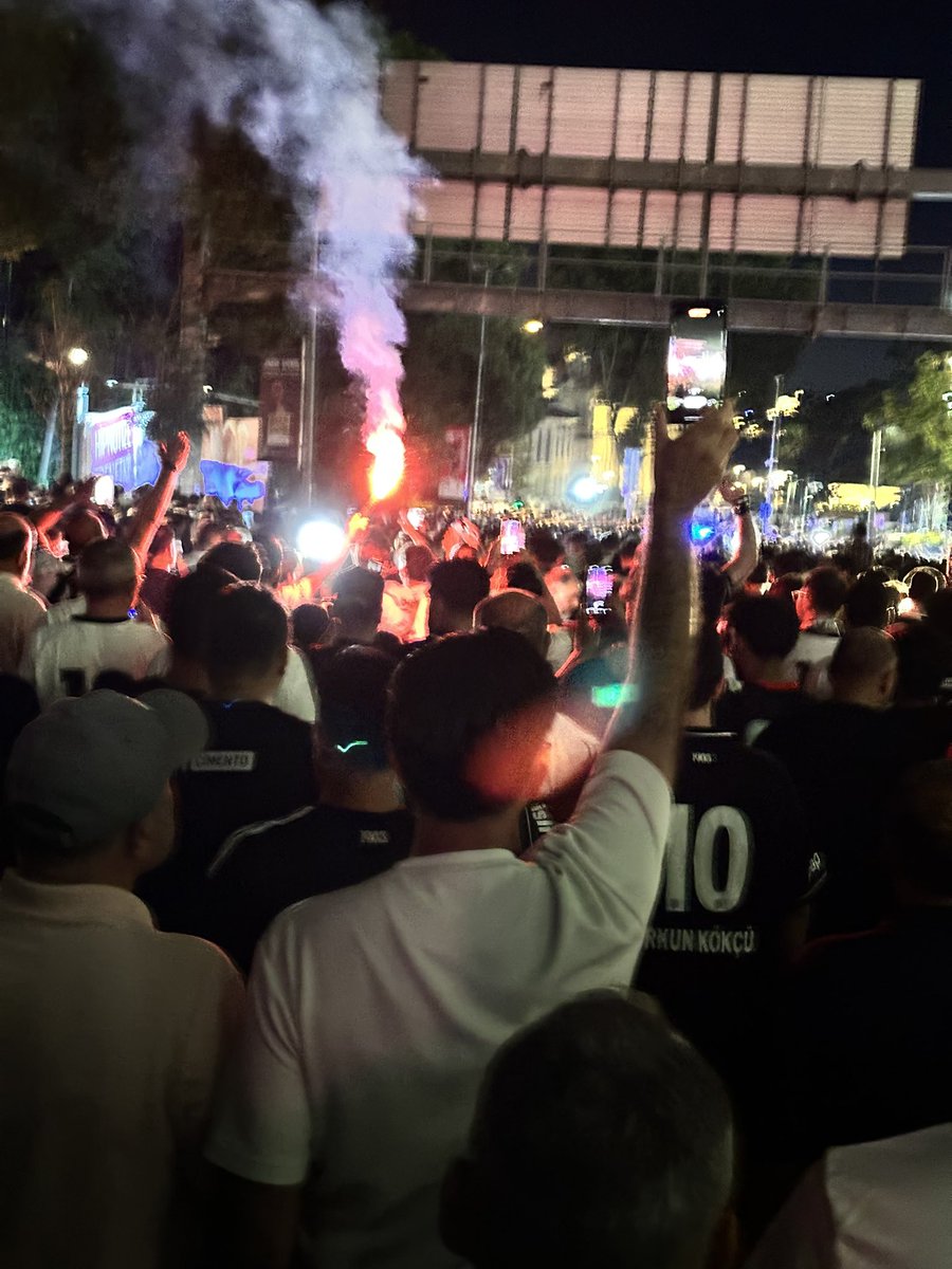 erselzanbak's tweet photo. napıcaksın ağustosta avrupa şampiyonu mu olacaksın ya https://t.co/446eu31qSL