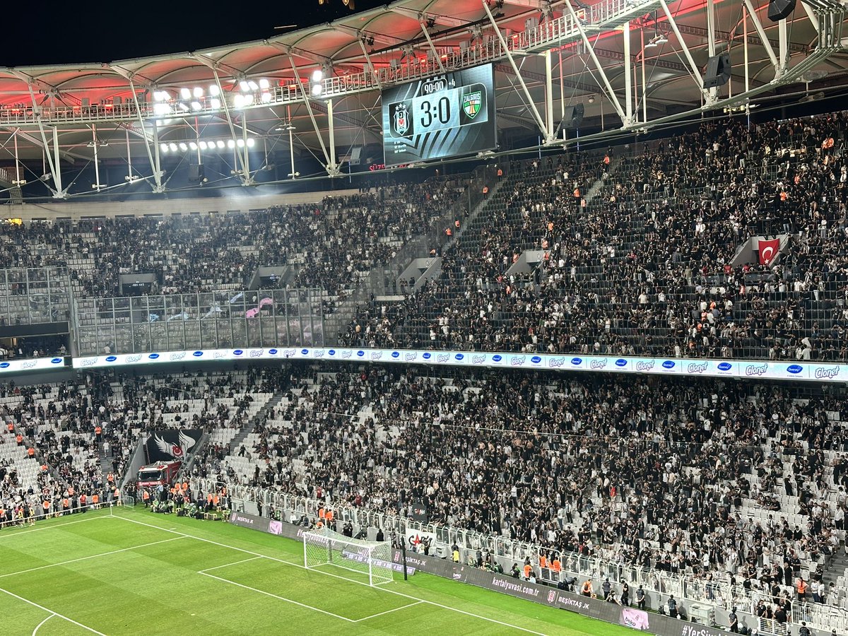 erselzanbak's tweet photo. napıcaksın ağustosta avrupa şampiyonu mu olacaksın ya https://t.co/446eu31qSL