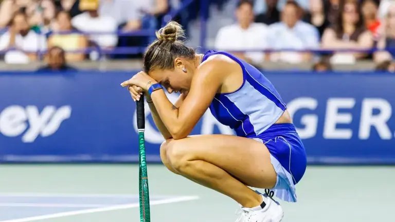 OdiseaD's tweet photo. SABALENKA EN RIESGO DE PERDER EL RANKING No 1. La derrota en octavos de Cincinnati 
ante la Checa Bejlek, No 35 en la lista. Si Rybakina queda Campeona, le arrebatará el Ranking. #Sabalenka #odiseaMagaz #tenisWTA
https://t.co/ND50oT8yiu https://t.co/J9yEyPWKvT