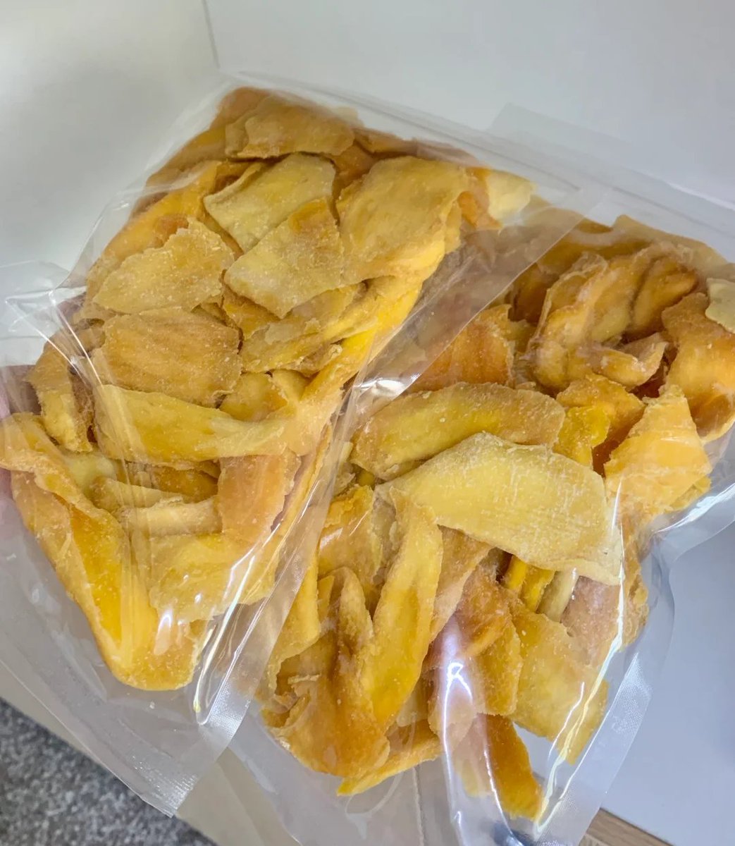 OLORUNTOBAJOHN6's tweet photo. Just shared a handful of crispy mango dried with my desk buddy—sunny sweetness hits different when it’s split! https://t.co/6sBe7wOKtG