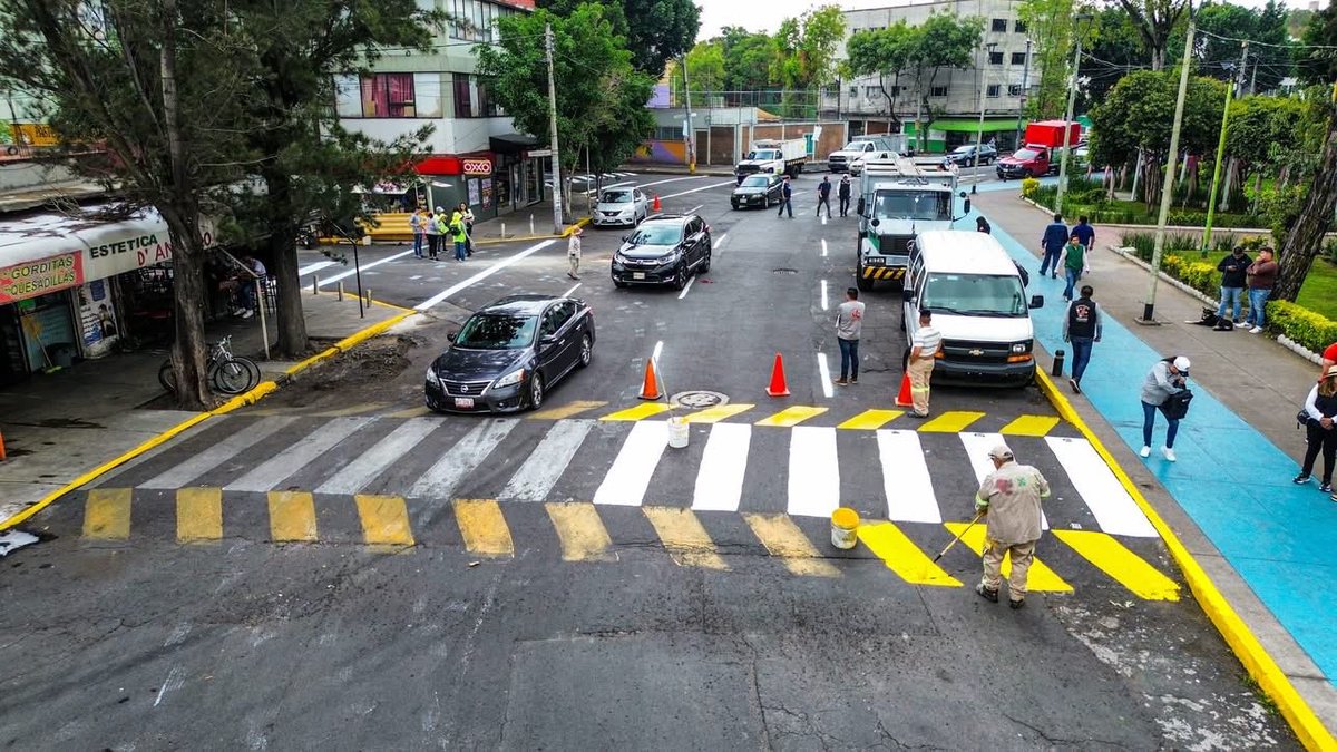evelyn_parraA's tweet photo. Hoy tocó Tequio en la colonia Federal.💪🏽❤️ 

Más de 1,000 trabajadores y vecinos sumamos esfuerzos en esta colonia con 100 años de historia. 🏘️ 

Estar en territorio es escuchar, trabajar y cumplir. ¡Seguimos transformando!#VCarranza #LaEnergíaQueTransforma #EvelynParra https://t.co/i5mWJWQQrF