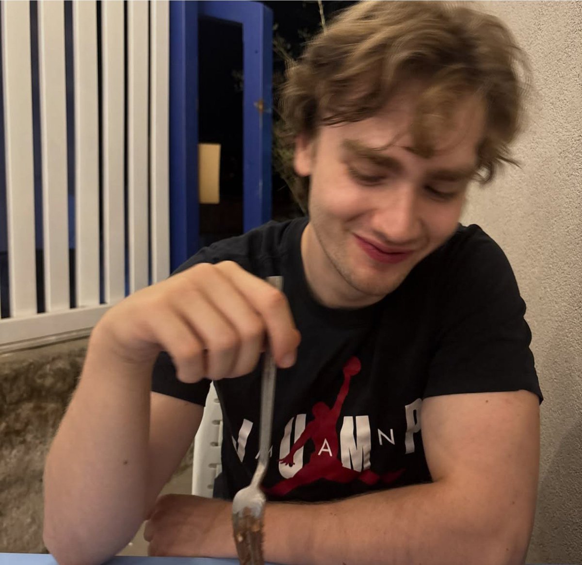 noctarruya's tweet photo. Ceren kruvasan yediği foto paylaşımış ata da diyor ki hani şeker kullanmıyorduk cerende sen konuşma demiş ve sonuna waffle emojisi koymuş büyük ihtimal ata ve helin'in waffle date'sinden bahsediyorrr ayy bunlar baya baya bir birlerini shipliyorrr #daha17 https://t.co/k2XpFo0ylv