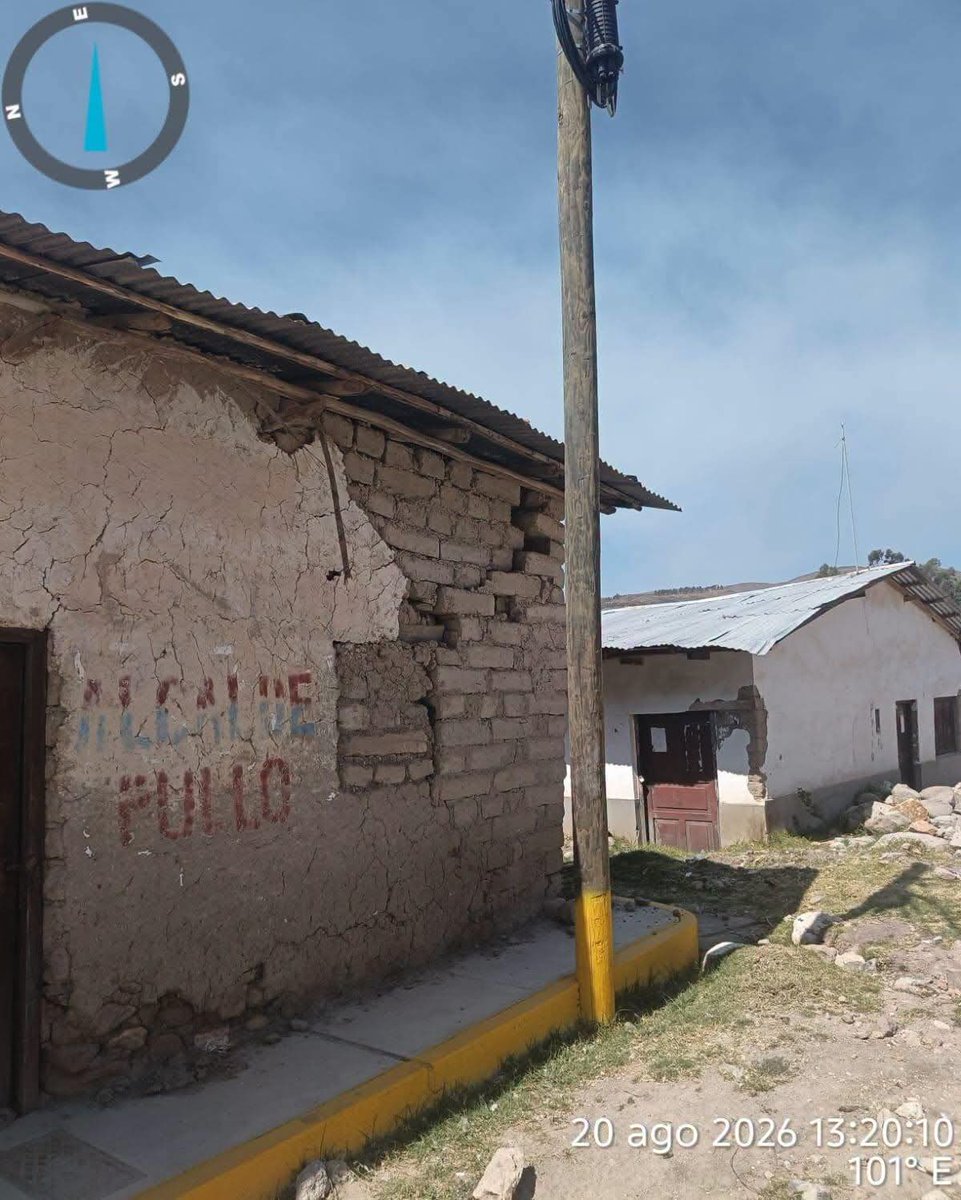 AdrianSarriaMu's tweet photo. #ACTUALIZACIÓN | En el distrito de Pullo se reportaron deslizamientos. Pero ya se comienzan a ver daños estructurales en las humildes casas de adobe de la zona. Hasta este momento no hay informe de afectaciones humanas. https://t.co/Hffxwzd174