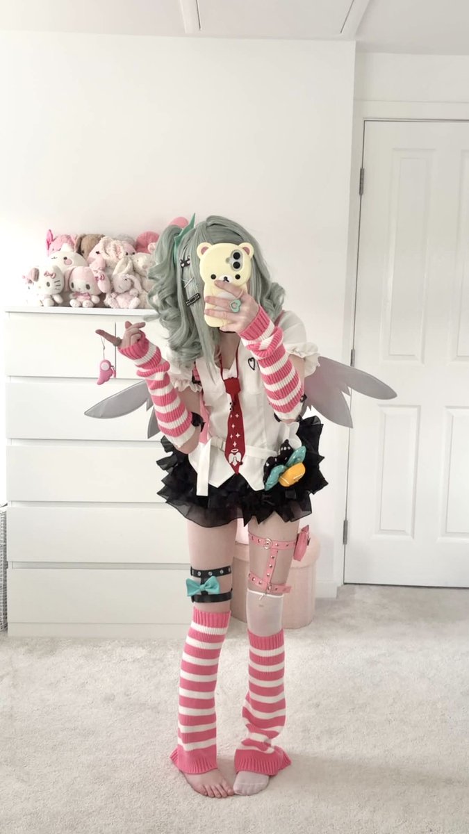 brxxttydolly's tweet photo. ur fave angel <3 #cosplay https://t.co/FqvlOD93nz