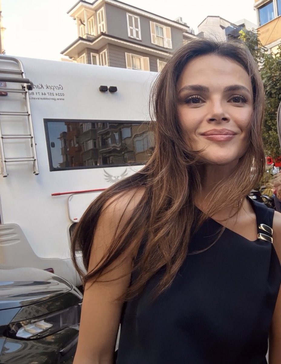 fairysgio's tweet photo. She looks magnificent omg https://t.co/z6N981mobb