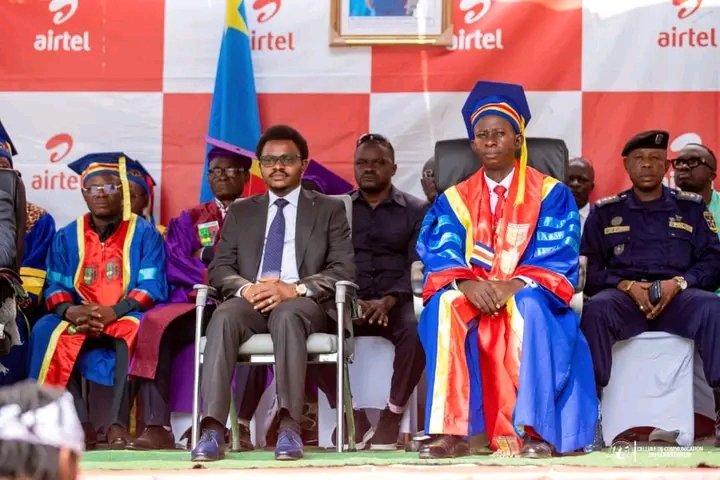ACEDE_RDcongo's tweet photo. À la collation des grades à l’IFA de Kisangani, le président national de l'ACEDE l'honorable Gouverneur Tshopo Paulin Lendongolia Lebabonga  a félicité les nouveaux diplômés. @Presidence_RDC @Fatshi20 @PrimatureRDC @AssembleeNatRDC @FelixUdps @petertiani007 https://t.co/UP5yGeczMT