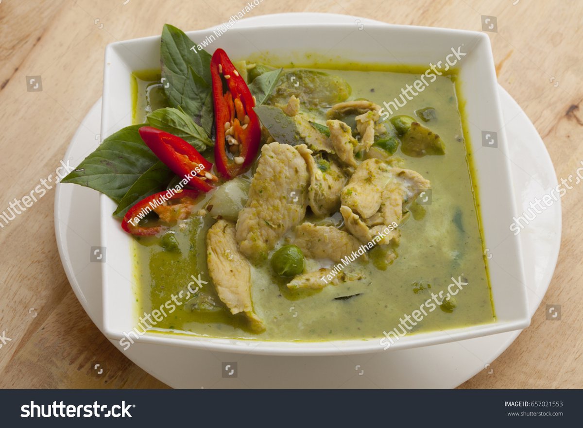jay_young_86's tweet photo. Craving a flavor trip to Thailand  Try this homemade green curry with silky coconut milk, tender bamboo shoots and fragrant kaffir lime leaves—authentic comfort that tastes like a street-side feast in Bangkok! https://t.co/GmZhl6dZ7y