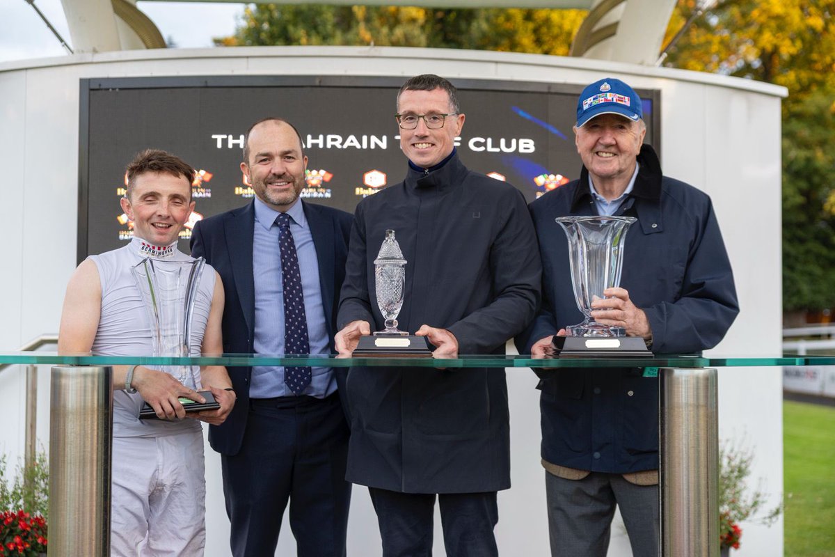 LeopardstownRC's tweet photo. Tachos signs off the evening in style! 🏇🔥

He wins the final race of the night and the final Dublin to Bahrain Handicap Series race before the Royal Bahrain Irish Champion Stakes.

A winner for Dermot Weld under Chris Hayes! 🇮🇪🇧🇭🏆 https://t.co/k1Z7BcxgAw