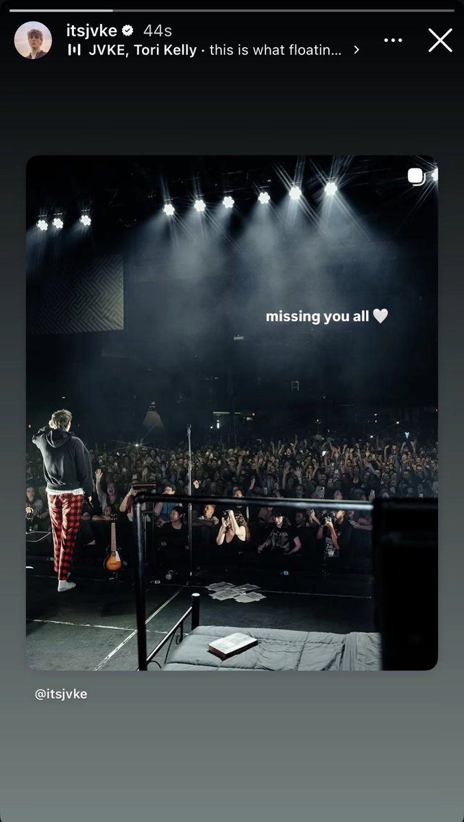 JVKEBASE's tweet photo. new story post from JVKE!

“missing you all 🤍” https://t.co/0pCCgtWNOx