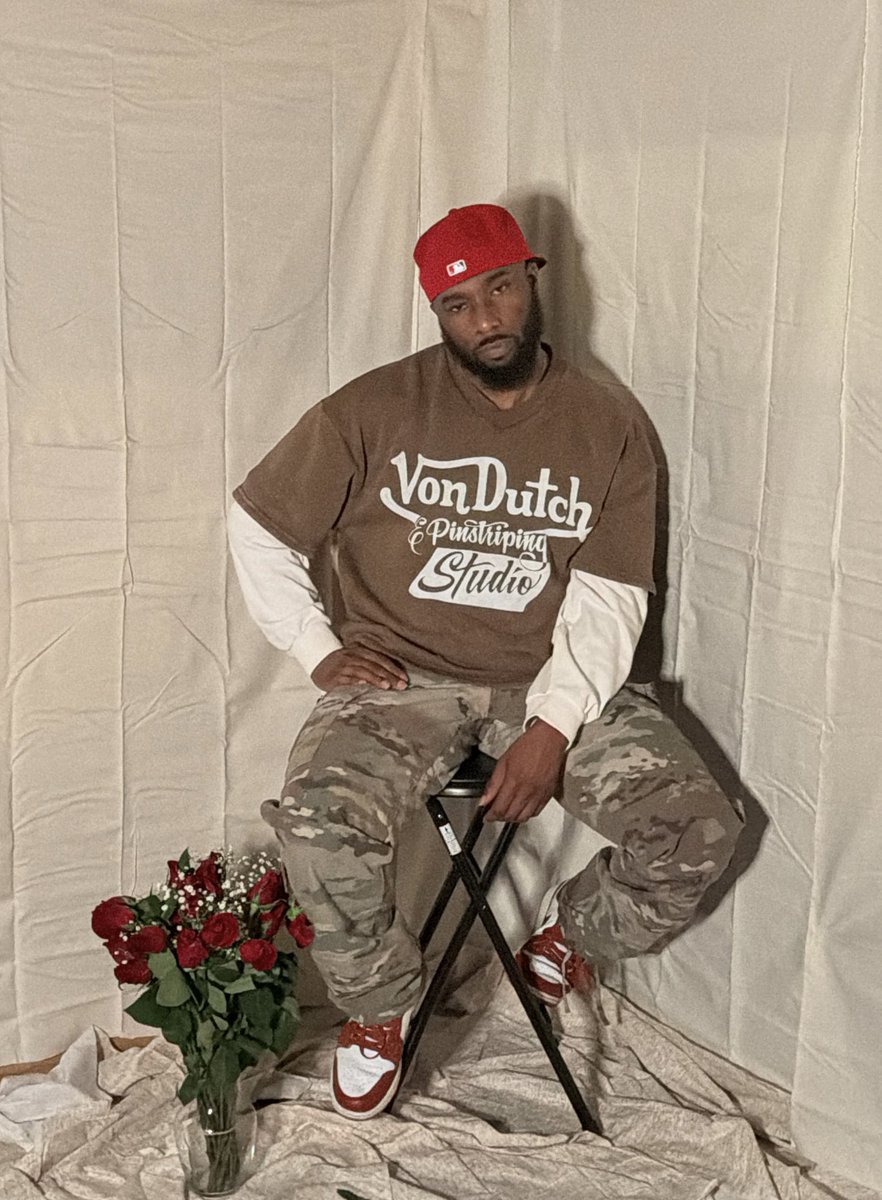 NotTheRealSteww's tweet photo. Can I call you rose? 🌹 https://t.co/sSxrwzvaF5