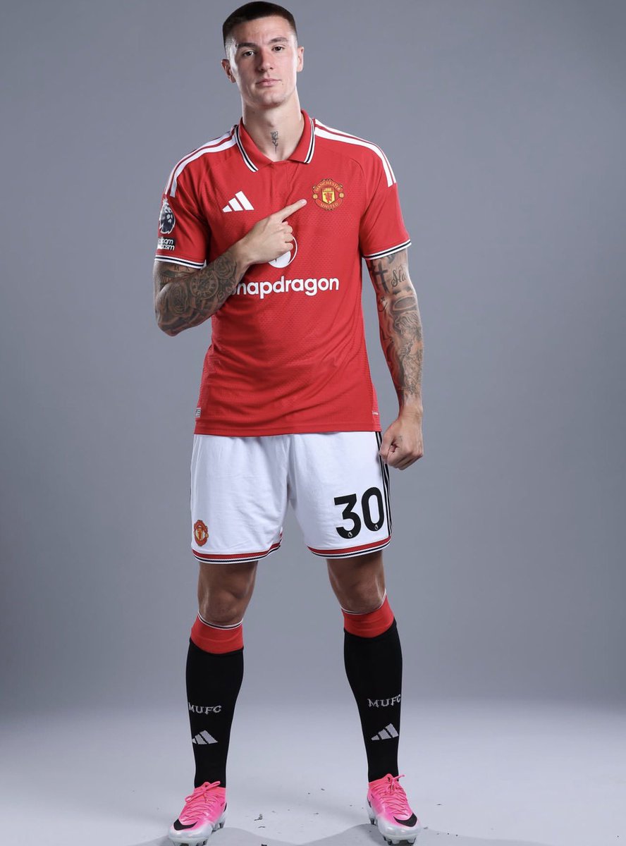 SimplyUtd's tweet photo. 📸 Benjamin Sesko official Premier League photo ❤️ https://t.co/u3Y2ezAVaI