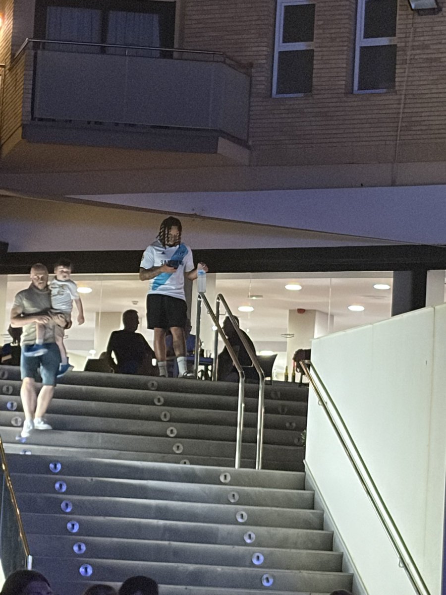 Majg18's tweet photo. Bradley Barcola at the same hotel as me? 👀 #LFC https://t.co/VLUrjGWZ2b