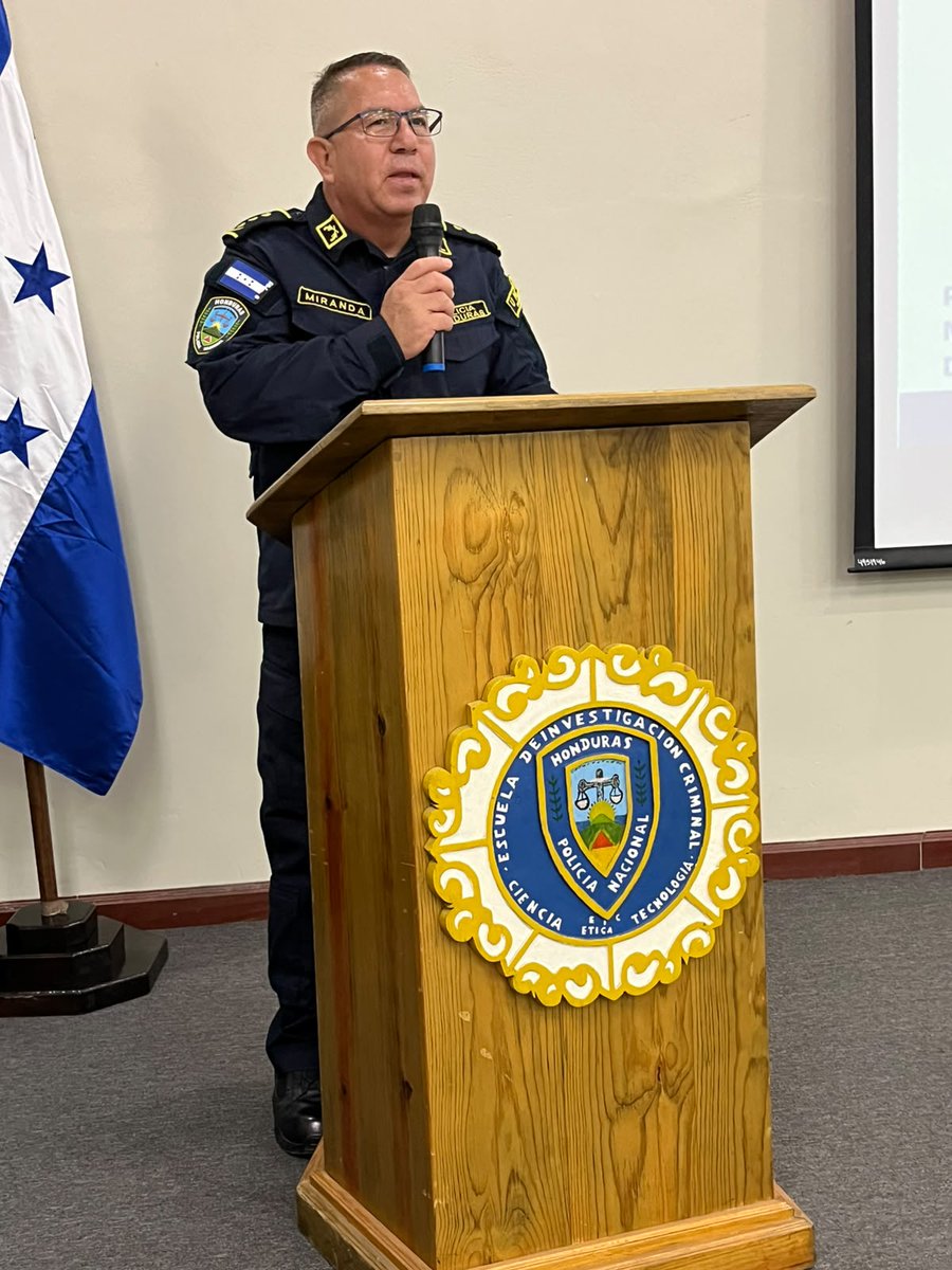 UNPH_EP's tweet photo. Universidad Nacional de la Policía de Honduras lanza estrategia para renovar certificación internacional con la RINEP Inicia proceso de re acreditación  de la Calidad Educativa en el Sistema de Educación Policial
Comayagua. 20 de agosto, 2026. La Dirección de Educación Policial https://t.co/mB9eTdP71Q