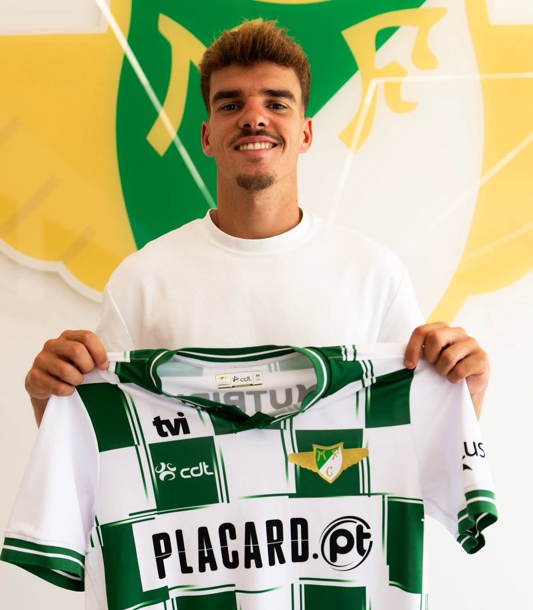 Sporting_CPAdep's tweet photo. ✅ OFICIAL: Manuel Mendonça deixa o Sporting CP e ruma ao Moreirense.

Leões ficam com 50% do passe. https://t.co/S6NhW4RqaT