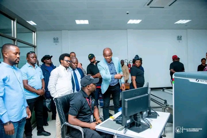 ACEDE_RDcongo's tweet photo. Synergie provinciale pour le désenclavement de l’Est Grâce au plaidoyer commun des provinces de la Tshopo, du Maniema, du Nord-Kivu et du Tanganyika auprès du Gouvernement central, l’axe Kisangani–Ubundu devient une réalité. https://t.co/7fFyfcYb5O