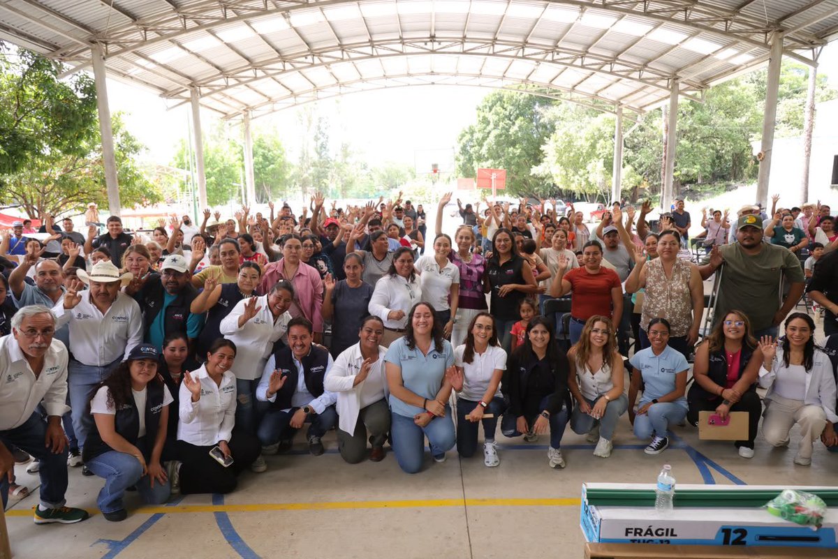 Maria_AlemanMC's tweet photo. Hoy, concluimos la Primer Edición del Programa de CoInversión Social 2026 desde Arroyo Seco. 
¡Gracias a las más de 4,500 familias que nos brindaron su confianza y se sumaron a la familia de beneficiarios @SEDESOQueretaro ! https://t.co/MgCRuEpe2M