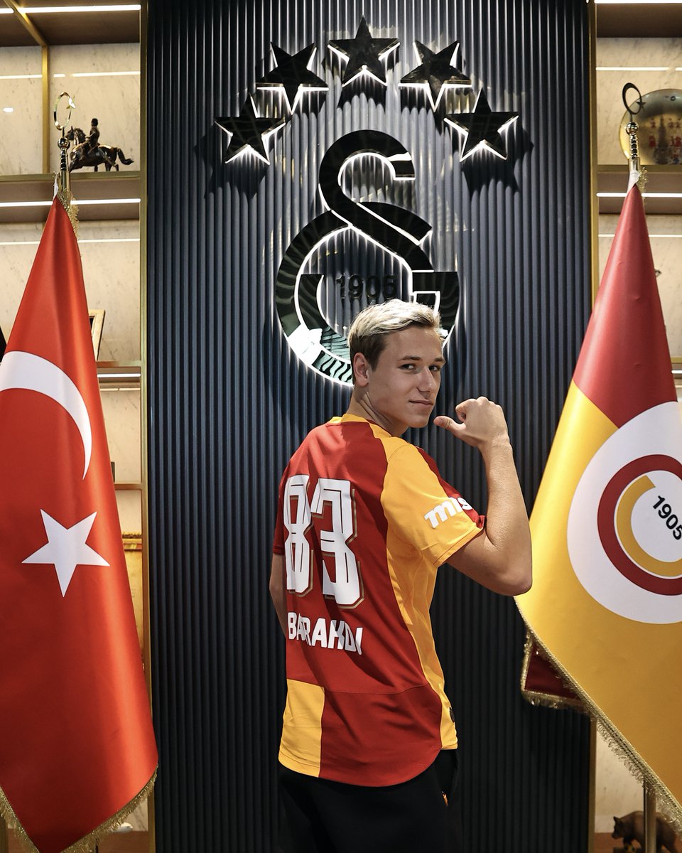 GalatasaraySK's tweet photo. ✍️ Aleksei Batrakov, Galatasaray’da! 💛❤️ https://t.co/w2jXvcQ2qc