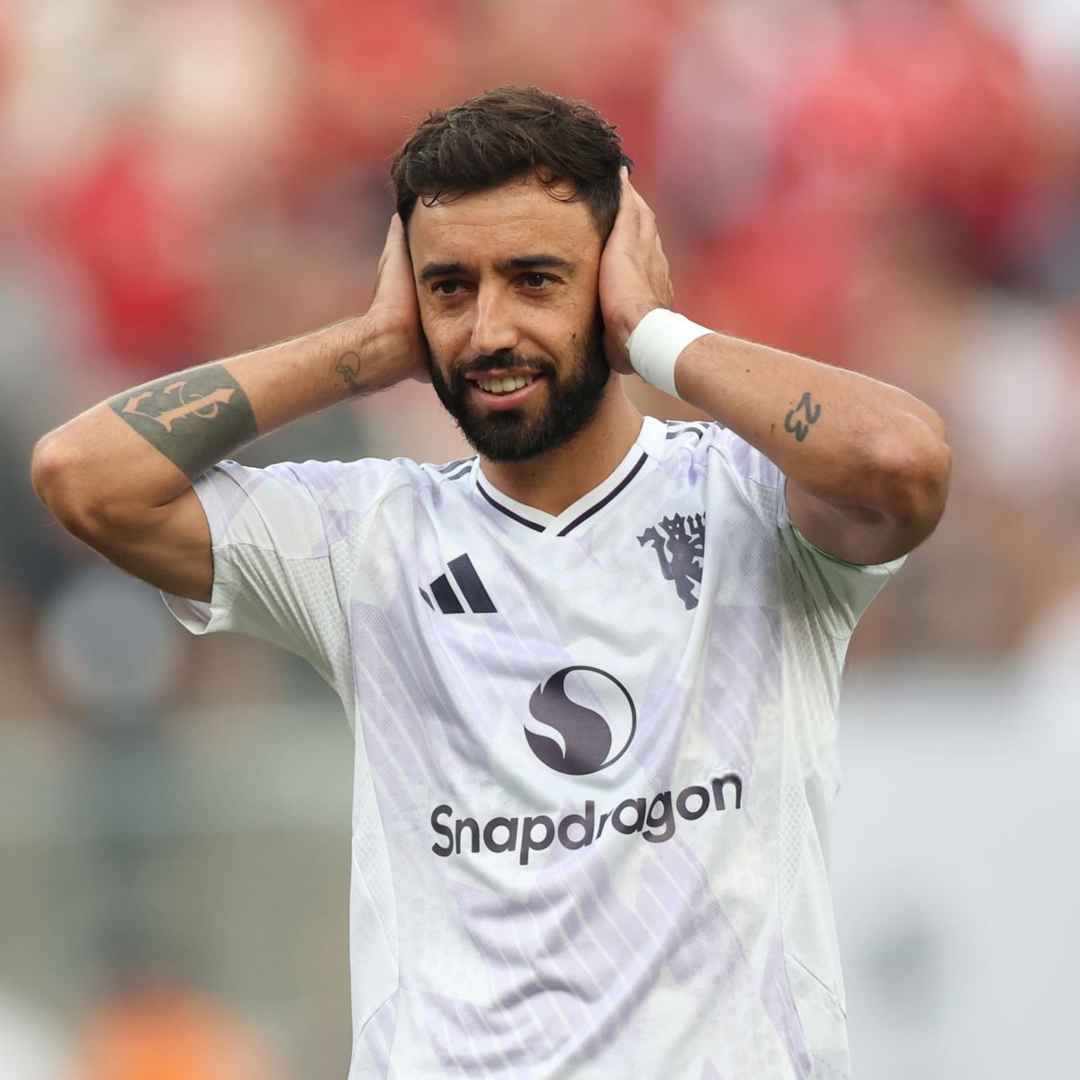 TouchlineX's tweet photo. 🚨 𝗥𝗘𝗠𝗜𝗡𝗗𝗘𝗥: Last season, Bruno Fernandes produced the most assists in a single Premier League season.

The BEST Premier League midfielder kicks off the new season in exactly 4 hours from now! 🇵🇹💫 https://t.co/SkvdUqSE7b