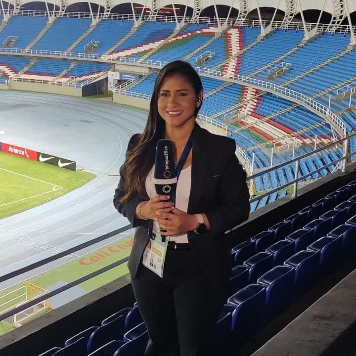 nelcalceto's tweet photo. La Periodista Tatiana Arce estará al frente de la Jefatura de Prensa y Comunicaciones de @AmericadeCali. Éxitos a Tatiana en este nuevo reto profesional como Jefa de Prensa. #americadecali @supercombocali https://t.co/GCCwqQW0ve