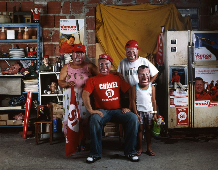 iguanias's tweet photo. algunas de las imágenes de Nelson Garrido que chocaron conmigo, en el mejor de los sentidos, las primeras, segundas y terceras veces que las vi

pensamiento único, 2008.
la nave de los locos, 1999.
estética de la violencia, 2001.
la crucifixión del cochino levitando, 1993. https://t.co/SbGPQQiFjD