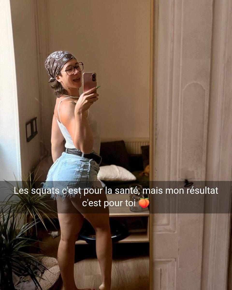 Joyzblc's tweet photo. Mon plus grand muscle, tu devines lequel ? 🏋️‍♀️ https://t.co/exu3mepfqq