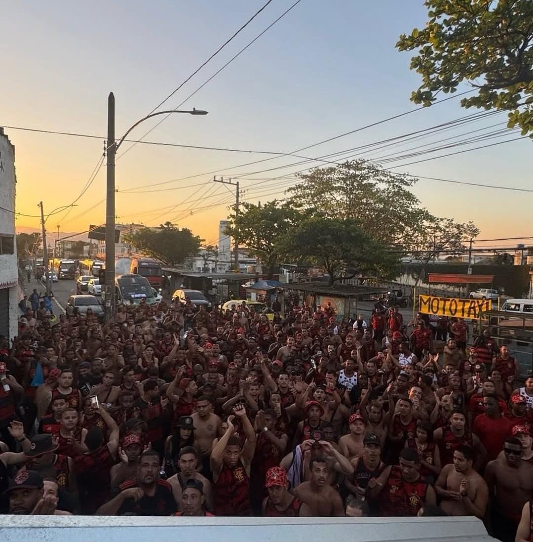 eucriashrk's tweet photo. Ontem foi 💯vaidade, todos pelo TIO BOINHA 🛟 TERCEIRO PELOTÃO DA TORCIDA JOVEM DO FLAMENGO! SOMOS IMORTAIS/SERPENTES DO DESERTO 1967 OLÉ 🔴⭐⚫ https://t.co/TWAOq1JuGO